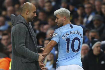 Guardiola y Agüero ante una gran oportunidad: que su equipo recorte la ventaja que Liverpool le lleva a Manchester City.