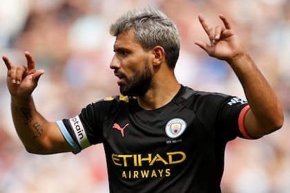 Sergio Agüero ingresó en el segundo tiempo y anotó un gol, de penal, en el triunfo de Manchester City.
