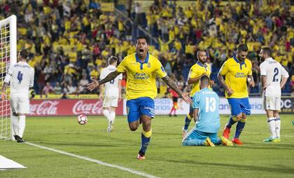 Sergio Araujo festeja el gol del empate ante Real Madrid, el sábado pasado, en Las Palmas