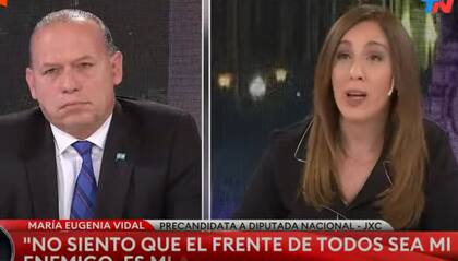 Sergio Berni observa a Vidal durante el cruce en los estudios de TN