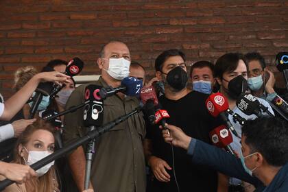 Sergio Berni y el jefe de asesores bonaerense Carlos Bianco hablaron con la prensa este jueves.