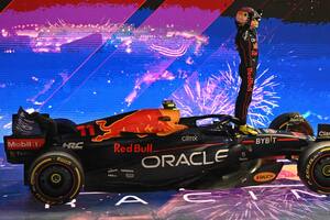 El GP de Singapur: Checo Pérez dio una clase magistral, ganó y Verstappen deberá esperar para celebrar