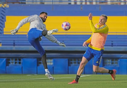 Sergio Chiquito Romero y Norberto Briasco, en una de las últimas prácticas de Boca