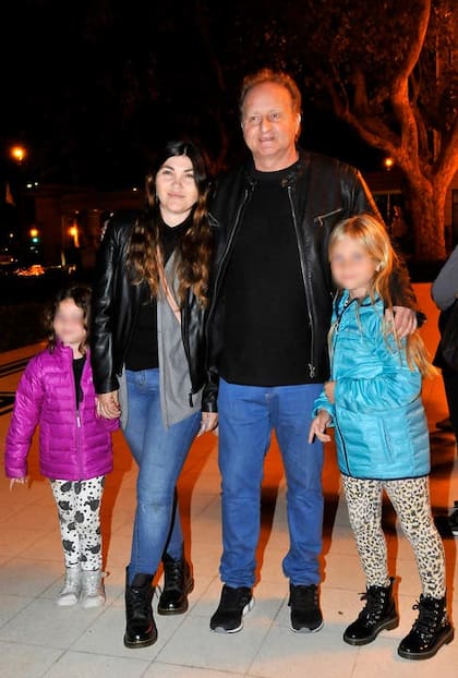 Sergio Gendler junto a su mujer Nancy y dos de sus cuatro hijas