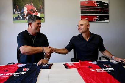 Sergio Gómez y Favio Orsi firmaron un contrato por un año con Newell's; según Roberto Sensini, fueron la primera opción para la dirección técnica.