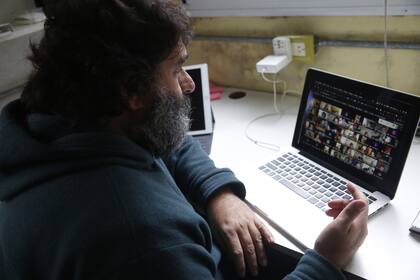 Sergio González, profesor de filosofía, dice que el 10 por ciento de los alumnos falta a clases