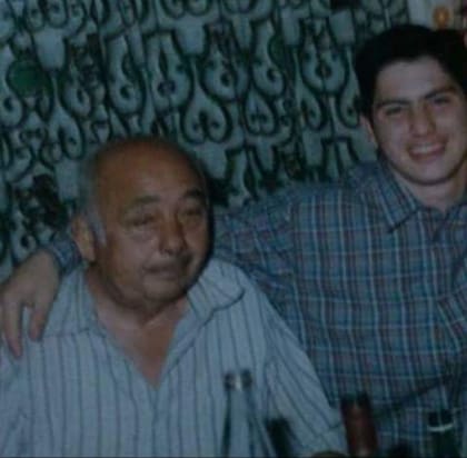 Sergio junto a su abuelo Chacho, en San Fernando del Valle de Catamarca.