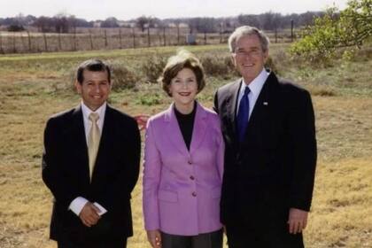 Sergio, junto al presidente George Bush y su esposa Laura