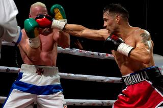 A qué hora pelea Maravilla Martínez vs. Jhon Teherán en el mítico estadio Luna Park