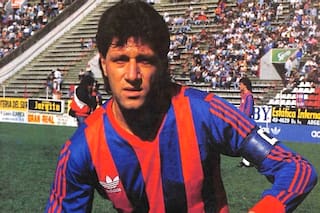 De capitán de San Lorenzo en los '80 a ser el defensor de todos los futbolistas del mundo