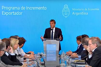 Sergio Massa durante el anuncio