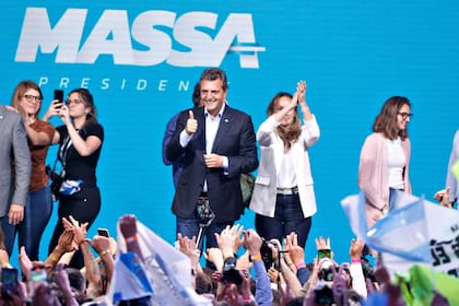 Sergio Massa en el bunker de Unión por la Patria al conocer su triunfo en las elecciones