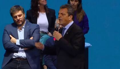 Sergio Massa en el cierre de campaña de Leandro Santoro