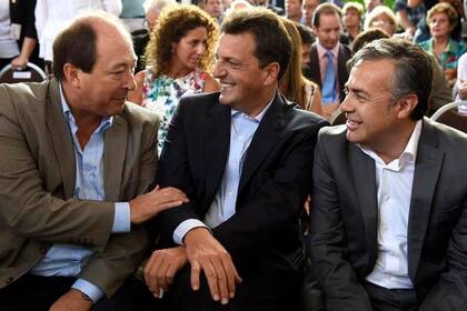 Sergio Massa en la Fiesta de la Vendimia en Mendoza, junto a Ernesto Sanz y Alfredo Cornejo