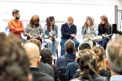 Sergio Massa, en la primera fila de la presentación de la Fundación Encuentro