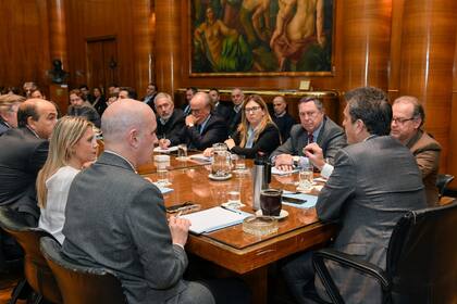 Sergio Massa encabezó la primer reunión de gabinete económico