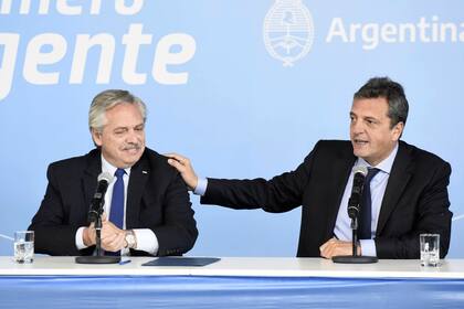 Sergio Massa, junto a Alberto Fernández en el acto de inicio de obras para trasformar la ruta Nº 3 en autopista