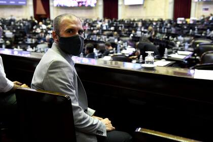 Sergio Massa, Máximo Kirchner y Martín Guzmán en el Congreso el día de la sesión por el impuesto a las Ganancias en Diputados