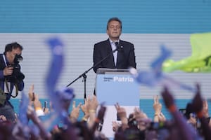 Sergio Massa obtuvo más del 36 por ciento de los votos y disputará la presidencia en una segunda vuelta contra Javier Milei