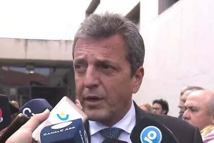 Sergio Massa, precandidato a presidente y a la vez ministro de Economía, fue quien anunció, en tiempos de veda para publicitar actos del Gobierno, que habrá medidas referidas al impuesto a las ganancias