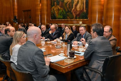 Sergio Massa reunido con su gabinete, en Hacienda