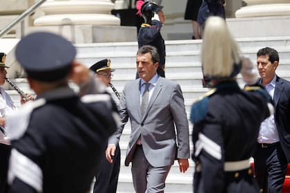 Sergio Massa se retira de la gobernación tras la asunción de Axel Kicillof como gobernador de Buenos Aires