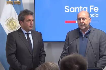 Sergio Massa y el gobernador de Santa Fe, Omar Perotti, en la conferencia de prensa
