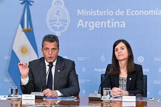 Massa y Raverta anunciaron la ampliación de los créditos Anses para trabajadores y jubilados