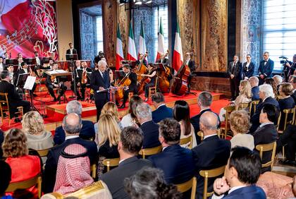 Sergio Mattarella dio un discurso en el concierto en honor al cuerpo diplomático