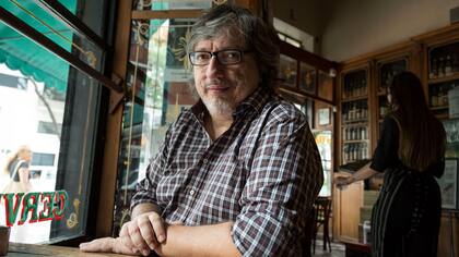 Sergio Olguín presentó su última novela, 1982