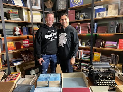 Sergio Perdomo junto a Russell Brunson, autor de "Expert Secrets"