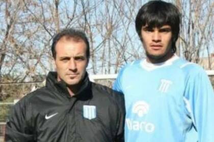 Sergio Romero fue decisivo para Racing en una definición por penales para ganar un campeonato de sexta división contra Boca; ahora ataja para el club que eliminó de la Copa Libertadores a la Academia.