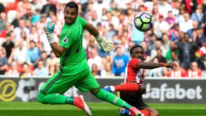 Sergio Romero mantuvo la valla invicta ante Sunderland