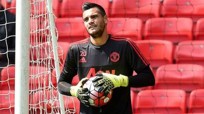 Sergio Romero seguirá en Manchester