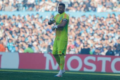 Sergio Romero tuvo una floja actuación en el encuentro ante Racing, lo que le valió muchas críticas hacia su figura en las redes sociales
