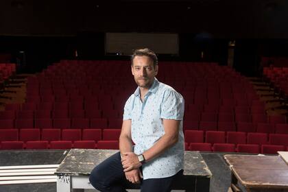 Sergio Surraco, en el escenario del teatro Apolo