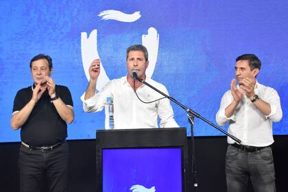 Sergio Uñac, el lunes, junto a Rubén Uñac y Cristian Andino, integrantes de la reformulada oferta del oficialismo