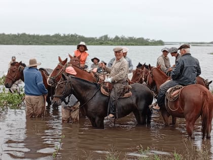 Sería inminente el ingreso de una masa líquida que – por declive natural- se desplaza desde el sudeste de Santiago del Estero y el sur de Chaco, hacia los departamentos santafecinos de 9 de Julio y Vera