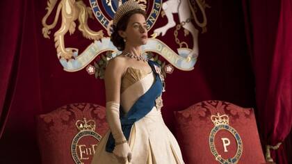 Serie de alto presupuesto: The Crown es una dramatización de los eventos e intrigas del principio del reinado de Isabel II. (Foto: Netflix)