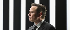 Investigan una posible arma rusa que buscaría atacar la red de satélites de Elon Musk