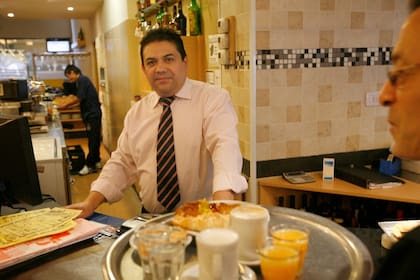 SERVICIOS. “Todo lleno”, dice Fernández, de La Farola