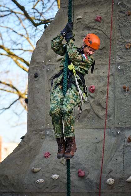 Servir como reservista es voluntario, pero no está exento de obligaciones. Hay varias actividades obligatorias, como la participación en ejercicios, jornadas teóricas y el mantenimiento de las habilidades militares básicas