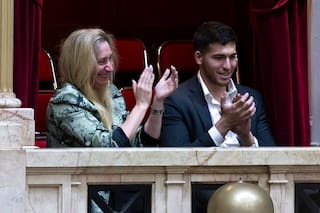 Germán Martínez ironizó por la presencia de Karina Milei en el recinto: "Hace muy bien en escuchar"