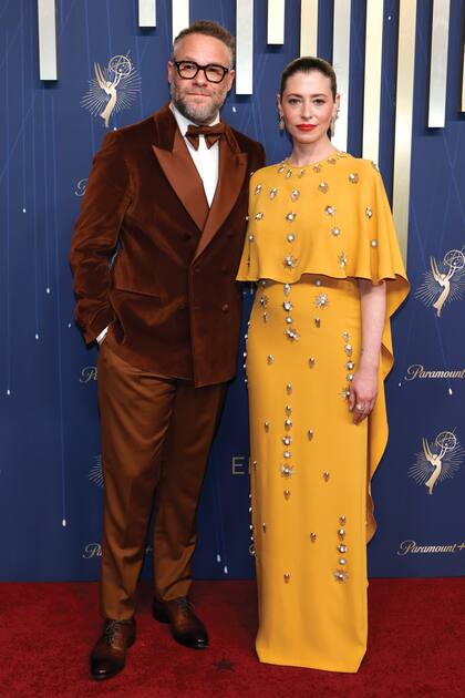 Seth Rogen (su serie
The Studio fue la gran
ganadora) y Lauren
Miller eligieron colores
vibrantes