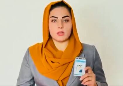 Shabnam Dawran trabaja hace seis años en ToloNews, y desde que los talibanes tomaron el poder, no pudo regresar a su puesto