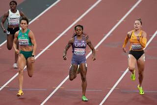 Sha'Carri acelera y avanza con facilidad en la primera ronda del Mundial de Atletismo