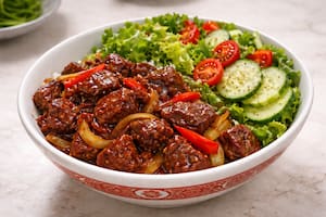 Shaking beef con ensalada