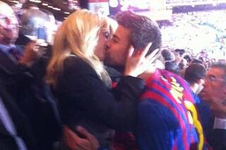 El mejor premio para Piqué: un beso de Shakira