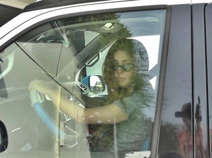 Shakira conduciendo en Barcelona - Foto: Europa Press