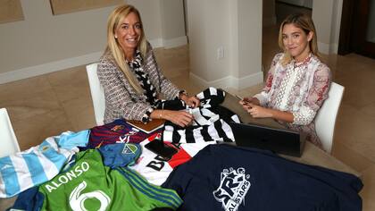 Shalimar Reynal, su hija Victoire, y la pasión que las une simbolizada en las camisetas